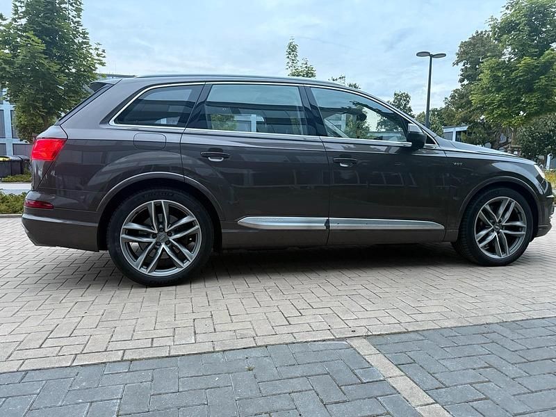 Braun Gebraucht 2017 Audi SQ7 Comfort SUV | 43.000 € (Fairer Preis) - Bild 1/4