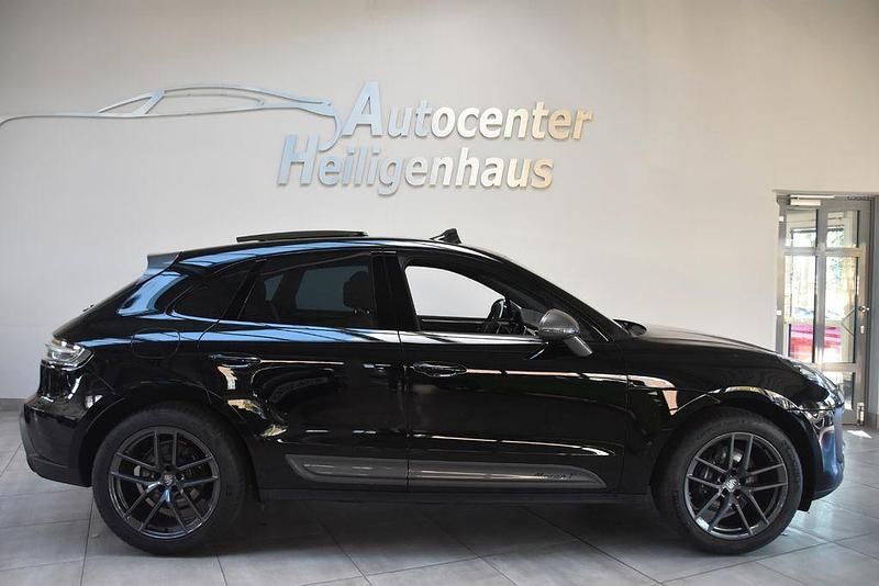 Gebraucht Porsche Macan 265 PS (194 kW) 2023 Schwarz SUV