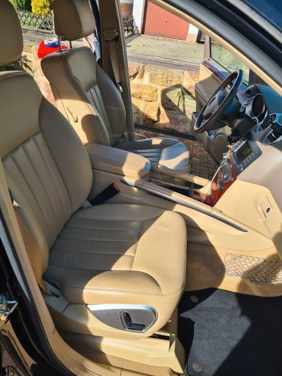 Gebraucht Mercedes ML320 224 PS (164 kW) 2007 Schwarz SUV