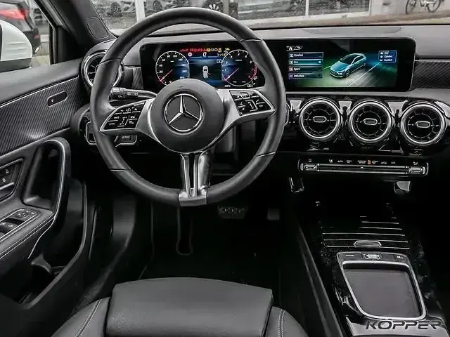 Gebraucht Mercedes A200 Advanced 163 PS (119 kW) 2025 Polarweiss Limousine