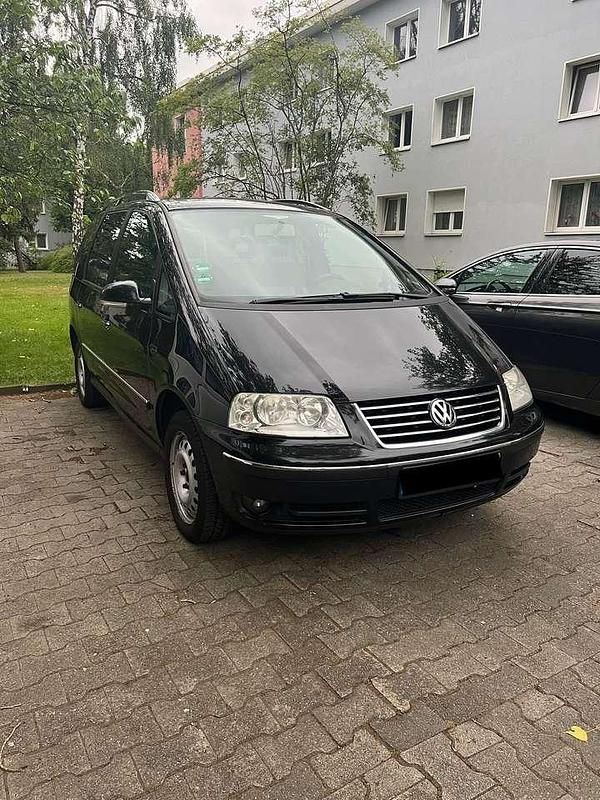 Gebraucht VW Sharan Trendline 140 PS (102 kW) 2007 Schwarz Van / Kleinbus