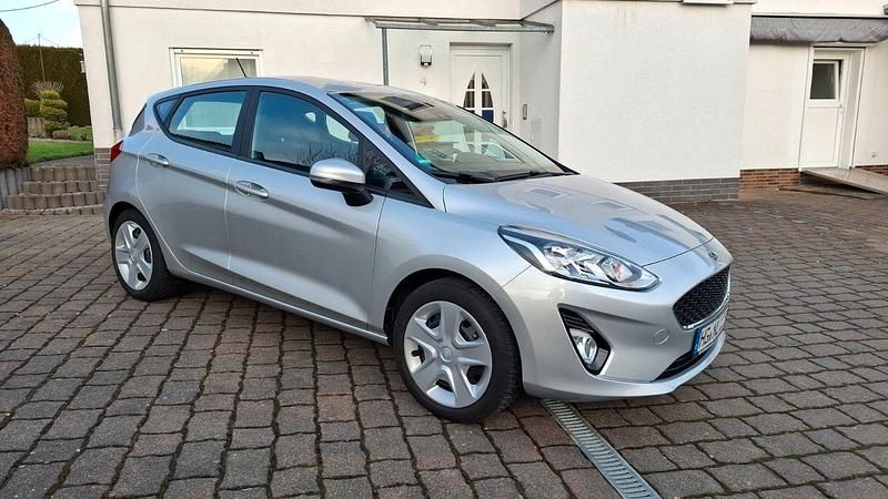 Gebraucht Ford Fiesta Cool & Connect 75 PS (55 kW) 2020 Silber Kleinwagen