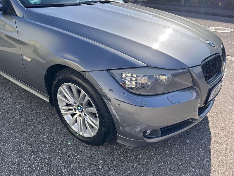 Gebraucht BMW 320 184 PS (135 kW) 2009 Schwarz Kombi