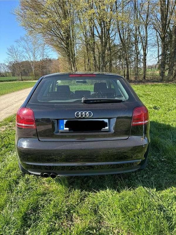 Gebraucht Audi A3 Attraction 125 PS (91 kW) 2011 Schwarz Kleinwagen