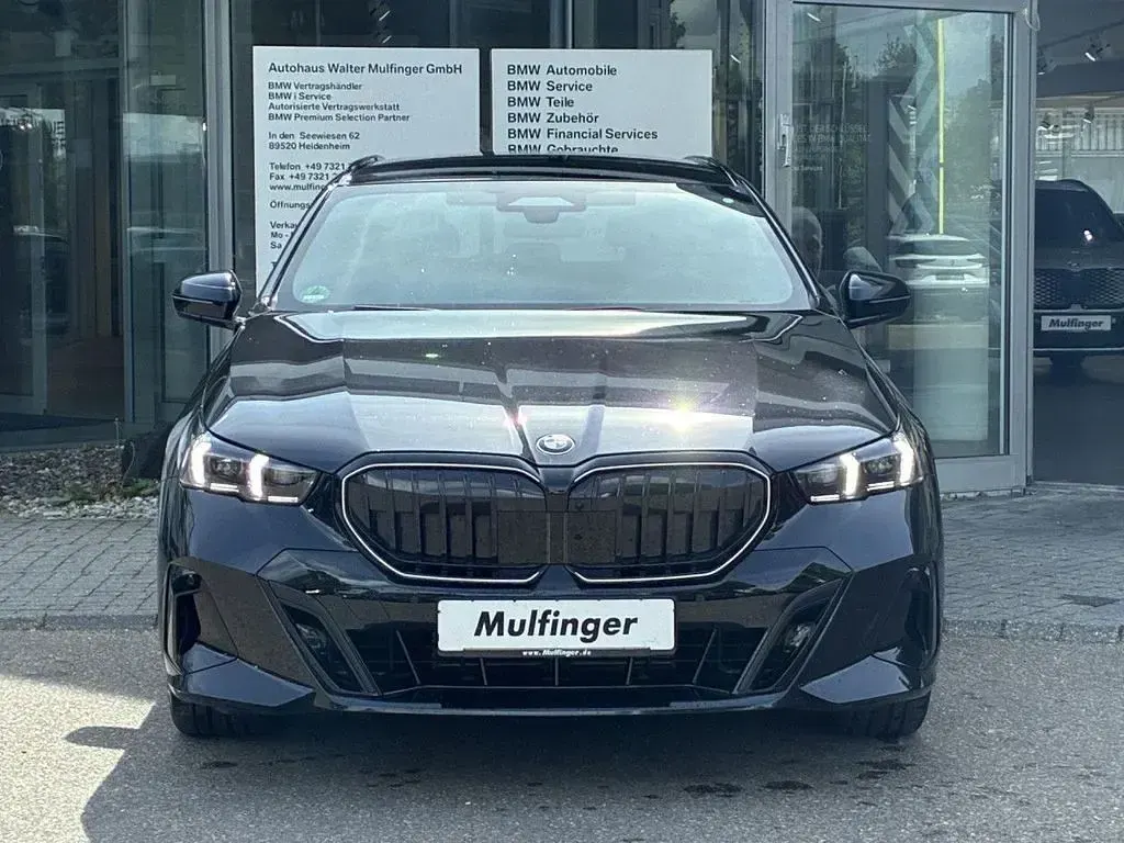 Second-hand BMW 520 M Sport 197 CP (144 kW) 2024 Negru Berlinǎ