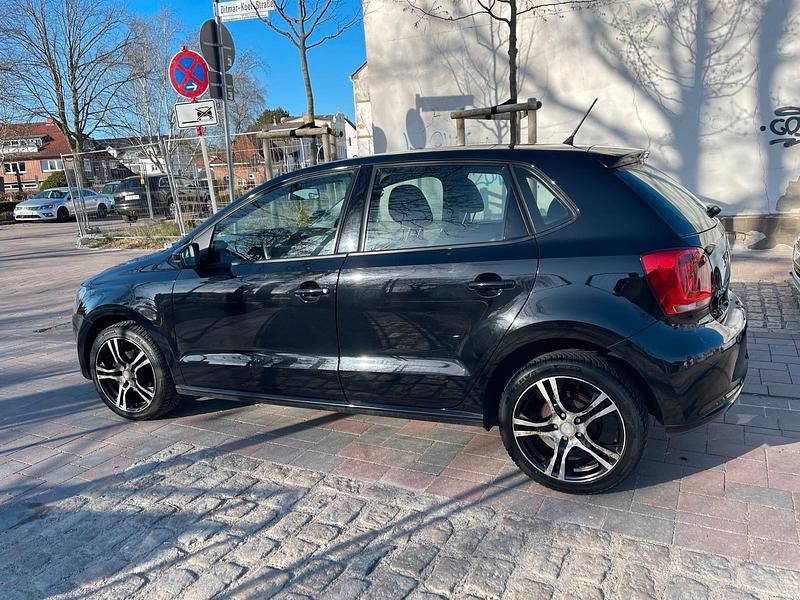 Gebraucht VW Polo 60 PS (44 kW) 2012 Schwarz Kleinwagen