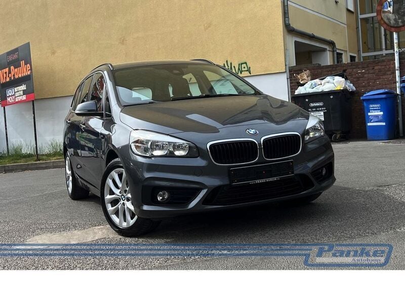 Grau Gebraucht 2018 BMW 220 Gran Tourer Van / Kleinbus | 16.990 € (Superpreis) - Bild 1/4