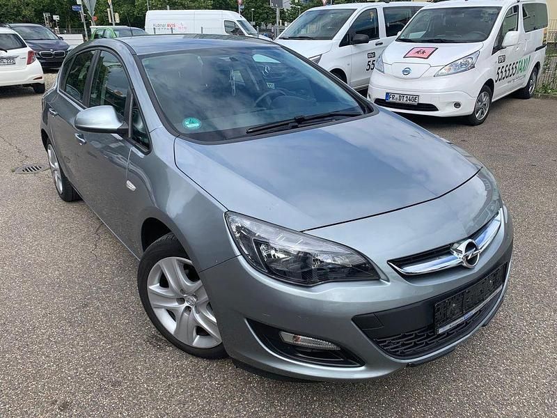 Silber Gebraucht 2013 Opel Astra Limousine | 5.800 € (Fairer Preis) - Bild 1/4