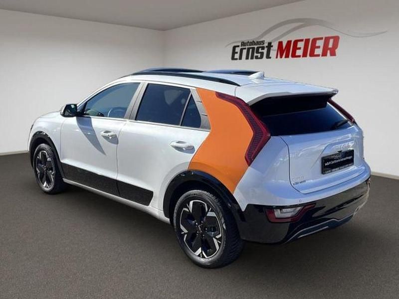Gebraucht Kia e-Niro 150 kW (204 PS) 2023 (swp) snow white pearl (metallic) SUV