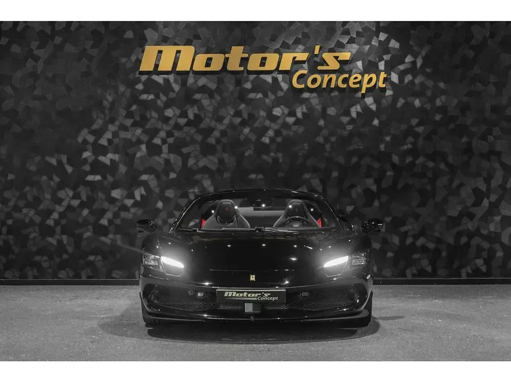 Second-hand Ferrari 296 829 CP (609 kW) 2025 Negru Cabrio