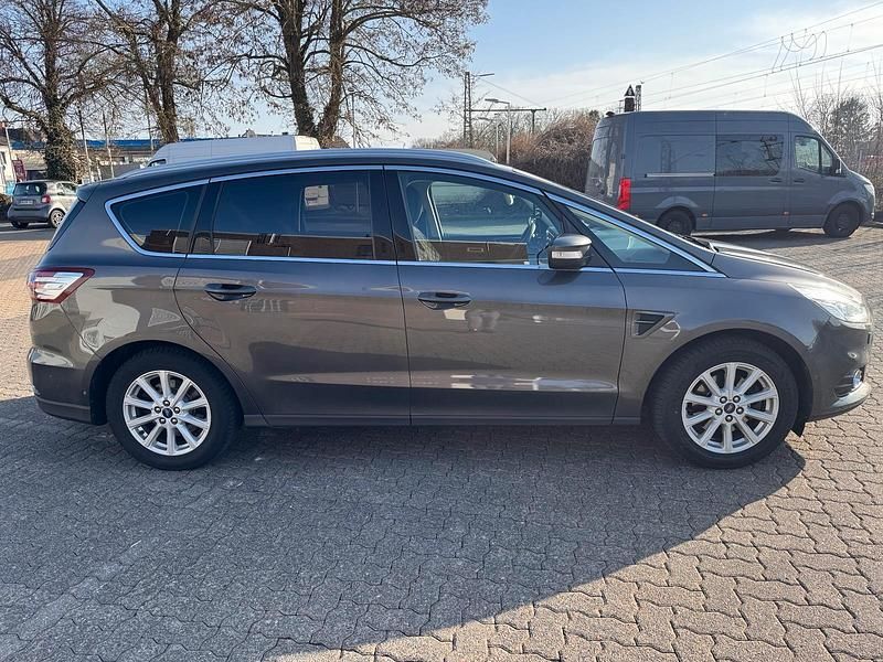 Gebraucht Ford S-MAX S 179 PS (131 kW) 2018 Grau Van / Kleinbus