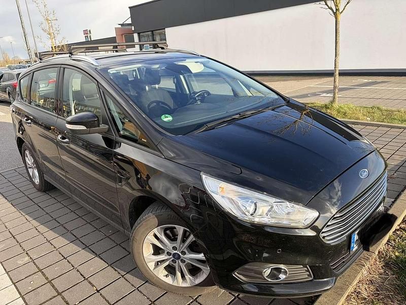 Gebraucht Ford S-MAX Titanium 150 PS (110 kW) 2018 Schwarz Van / Kleinbus