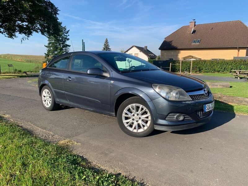 Blau Gebraucht 2009 Opel Astra GTC Sport Limousine | 2.800 € (Superpreis) - Bild 1/4