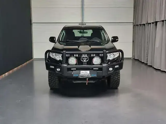 Gebraucht Toyota Land Cruiser 204 PS (150 kW) 2022 Attitude black mc. SUV