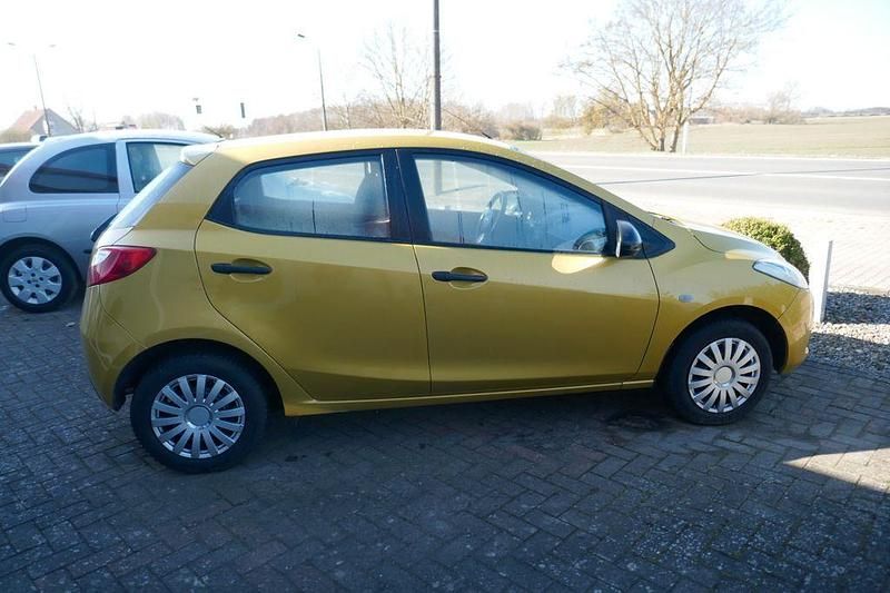 Usata Mazda 2 75 CV (55 kW) 2008 Giallo Utilitaria