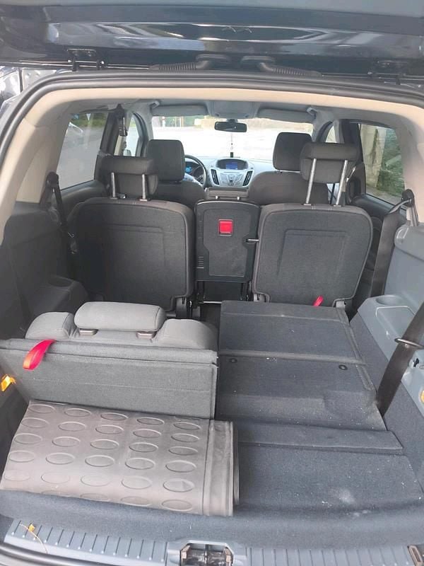 Schwarz Gebraucht 2011 Ford Grand C-Max Van / Kleinbus | 5.400 € (Guter Preis) - Bild 1/4