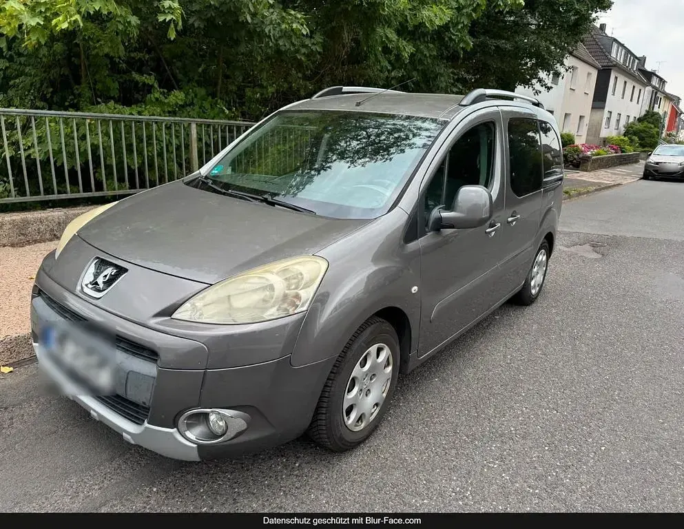 Gebraucht Peugeot Partner 111 PS (81 kW) 2011 Grau Van / Kleinbus
