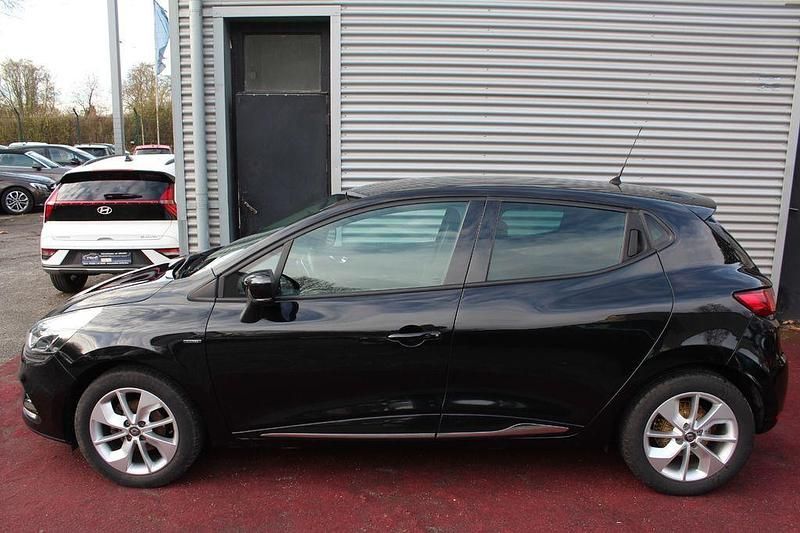 Gebraucht Renault Clio IV LIMITED 118 PS (86 kW) 2017 Schwarz Kleinwagen
