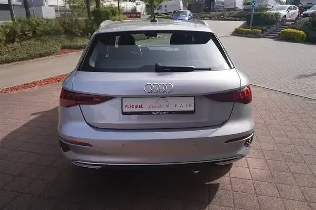 Gebraucht Audi A3 Ambiente 110 PS (80 kW) 2023 Andere Limousine