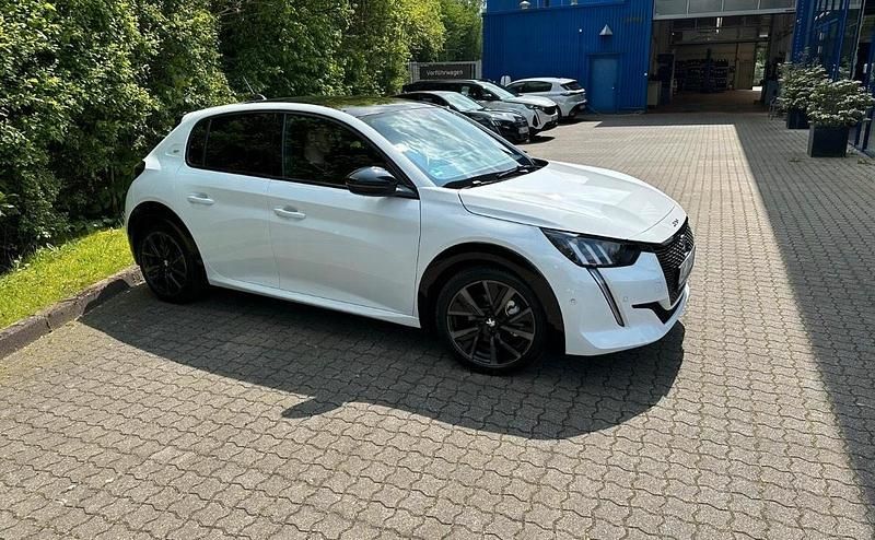 Weiß Gebraucht 2023 Peugeot 208 GT Kleinwagen | 21.000 € (Fairer Preis) - Bild 1/4
