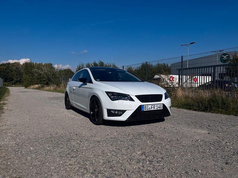 Weiß Gebraucht 2014 Seat Leon FR Coupé | 6.600 € (Fairer Preis) - Bild 1/4