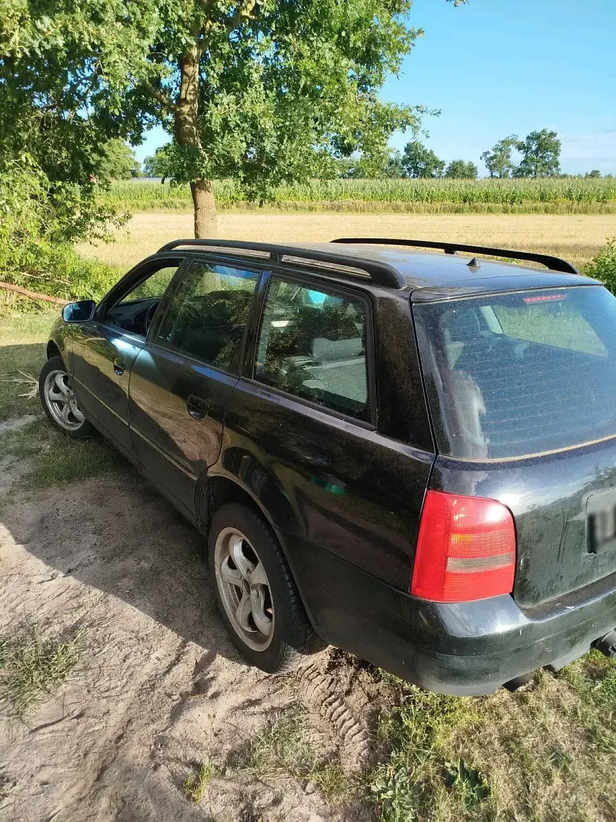 Gebraucht Audi A4 125 PS (91 kW) 1999 Schwarz Kombi