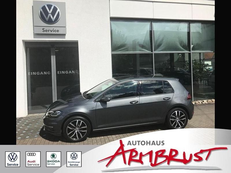 Grau (indiumgrau (grau)) Gebraucht 2019 VW Golf VII Join Limousine | 16.950 € (Etwas zu teuer) - Bild 1/4