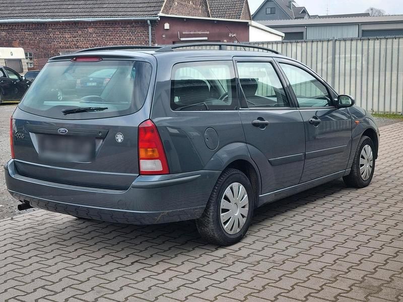 Gebraucht Ford Focus 100 PS (73 kW) 2003 Grau Kombi