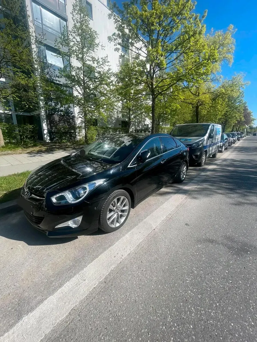Gebraucht Hyundai i40 Premium 178 PS (130 kW) 2015 Schwarz Limousine