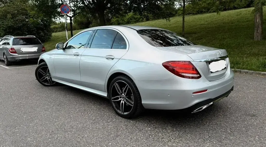 Gebraucht Mercedes E200 AMG line 184 PS (135 kW) 2019 Silber Limousine
