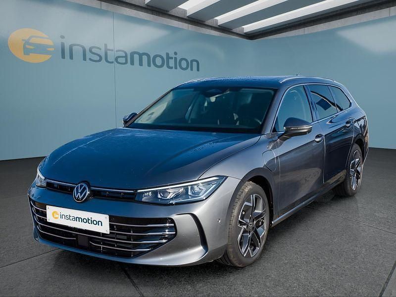 Gebraucht VW Passat 150 PS (110 kW) 2025 Grau Kombi