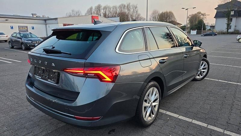 Gebraucht Skoda Octavia 150 PS (110 kW) 2021 Grau Kombi