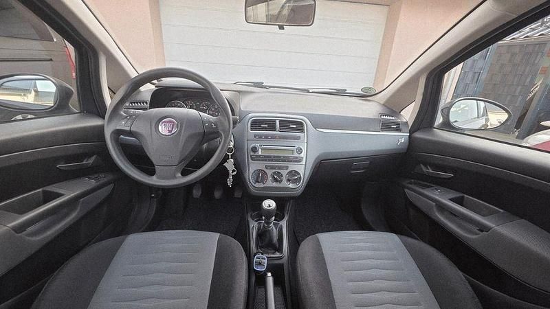 Gebraucht Fiat Punto Dynamic 77 PS (56 kW) 2009 Grau Kleinwagen