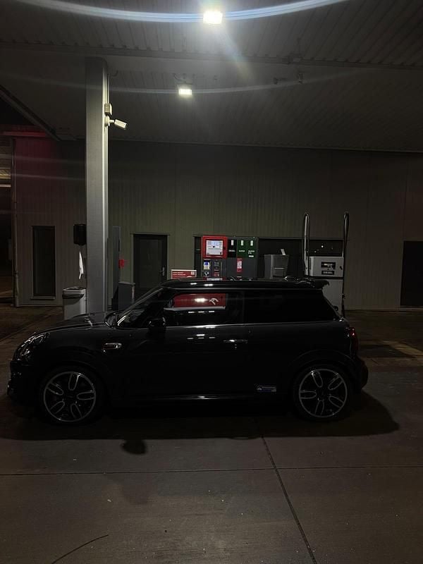 Grau Gebraucht 2019 Mini John Cooper Works Kleinwagen | 22.000 € (Superpreis) - Bild 1/4