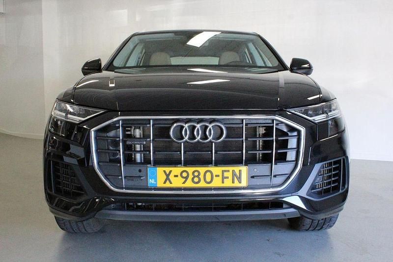 Second-hand Audi Q8 Proline 2023 Negru SUV