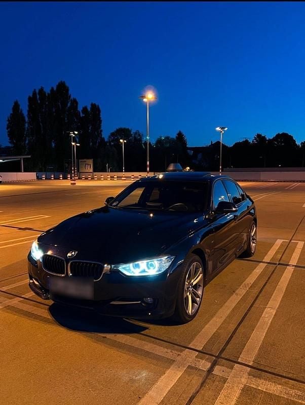 Blau Gebraucht 2013 BMW 320 Limousine | 8.500 € (Superpreis) - Bild 1/4