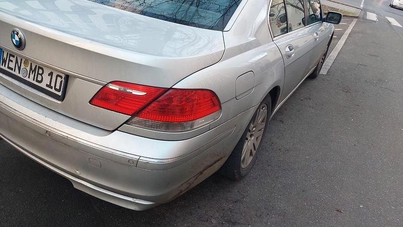 Gebraucht BMW 730 258 PS (189 kW) 2005 Silber Limousine