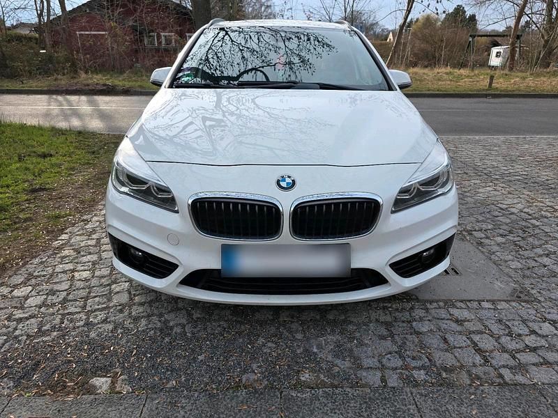 Gebraucht BMW 218 Active Tourer 150 PS (110 kW) 2014 Weiß Van / Kleinbus
