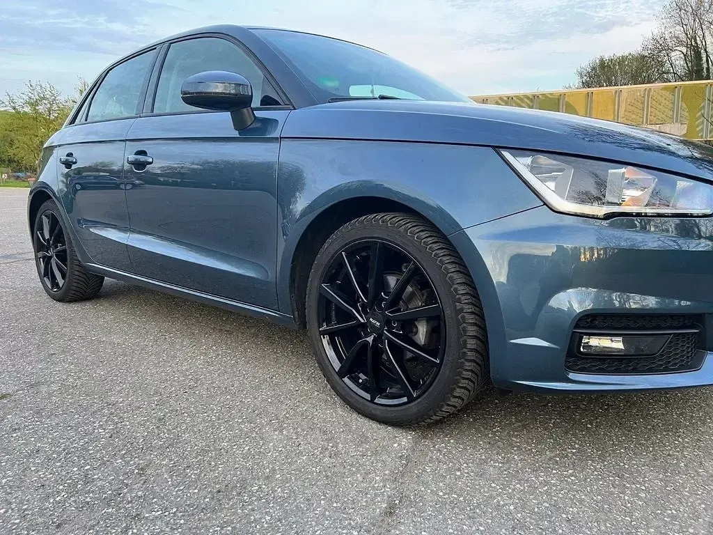Gebraucht Audi A1 Sportback Design 95 PS (69 kW) 2016 Blau Kleinwagen