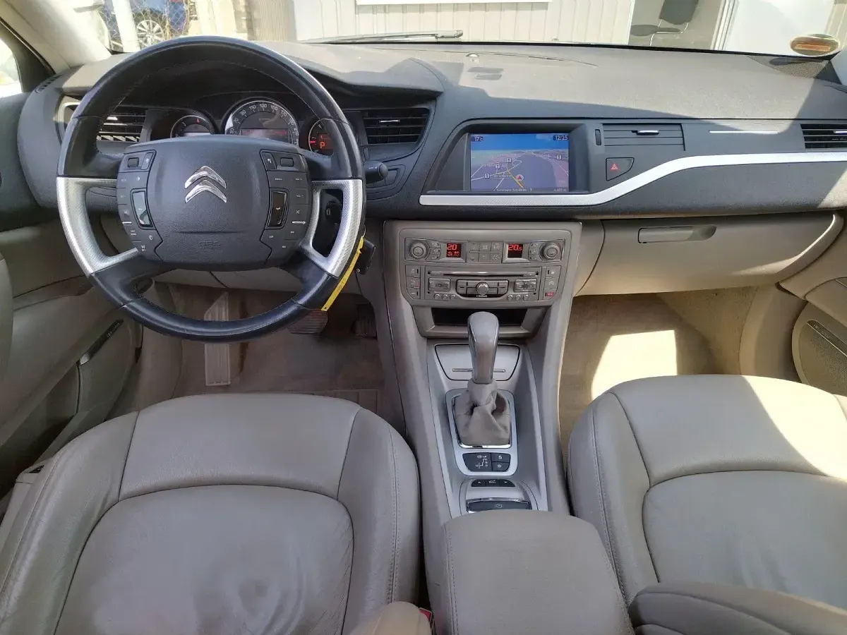 Gebraucht Citroën C5 Exclusive 204 PS (150 kW) 2014 Blau Limousine