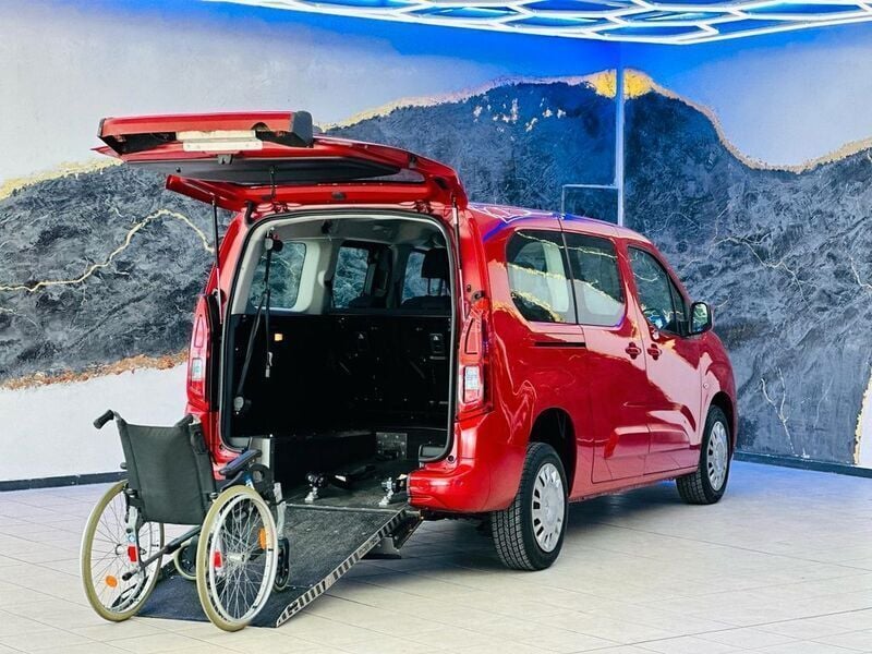 Rot Gebraucht 2019 Opel Combo Life Kombi | 18.900 € - Bild 1/4