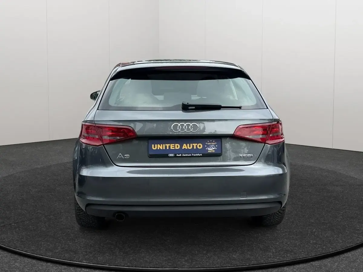 Gebraucht Audi A3 Attraction 110 PS (80 kW) 2014 Grau Kombi