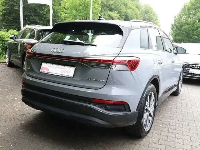 Gebraucht Audi Q4 e-tron Advanced 210 kW (286 PS) 2024 Kieselgrau SUV