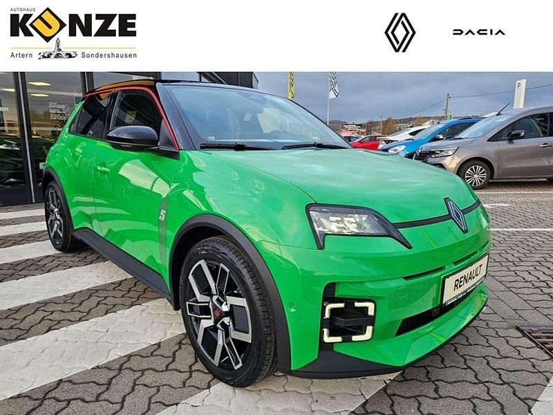Pop green!, black pearlschwar Gebraucht 2025 Renault 5 E-Tech Komfort Limousine | 30.790 € (Guter Preis) - Bild 1/4