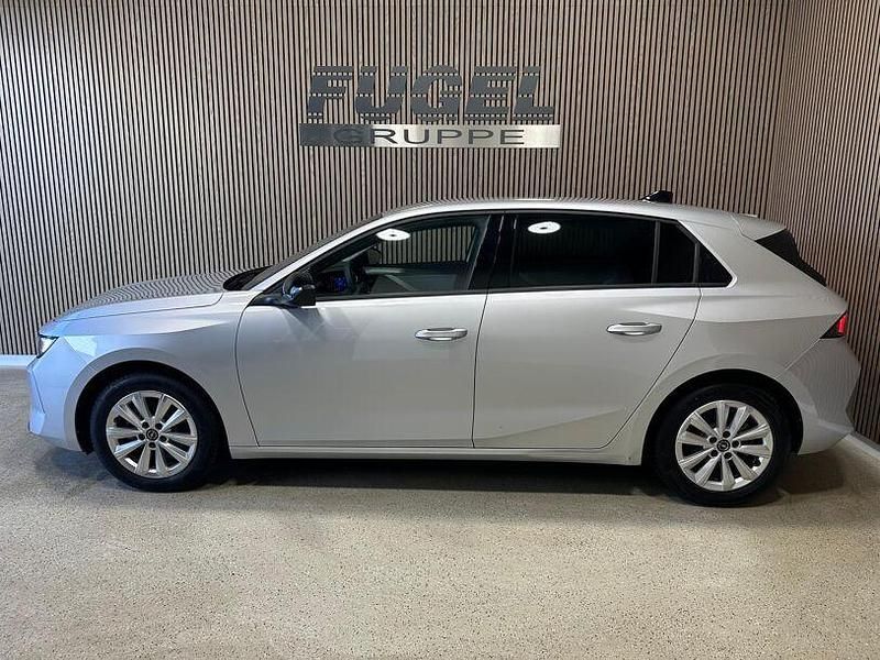 Gebraucht Opel Astra Elegance 131 PS (96 kW) 2023 Kristall silber (metallic) Limousine