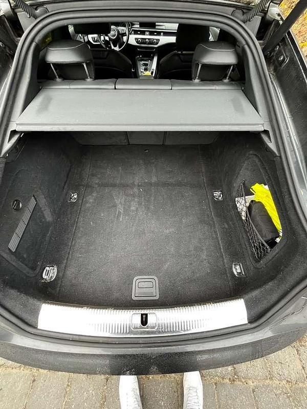 Gebraucht Audi A5 Design 190 PS (139 kW) 2018 Grau Coupé