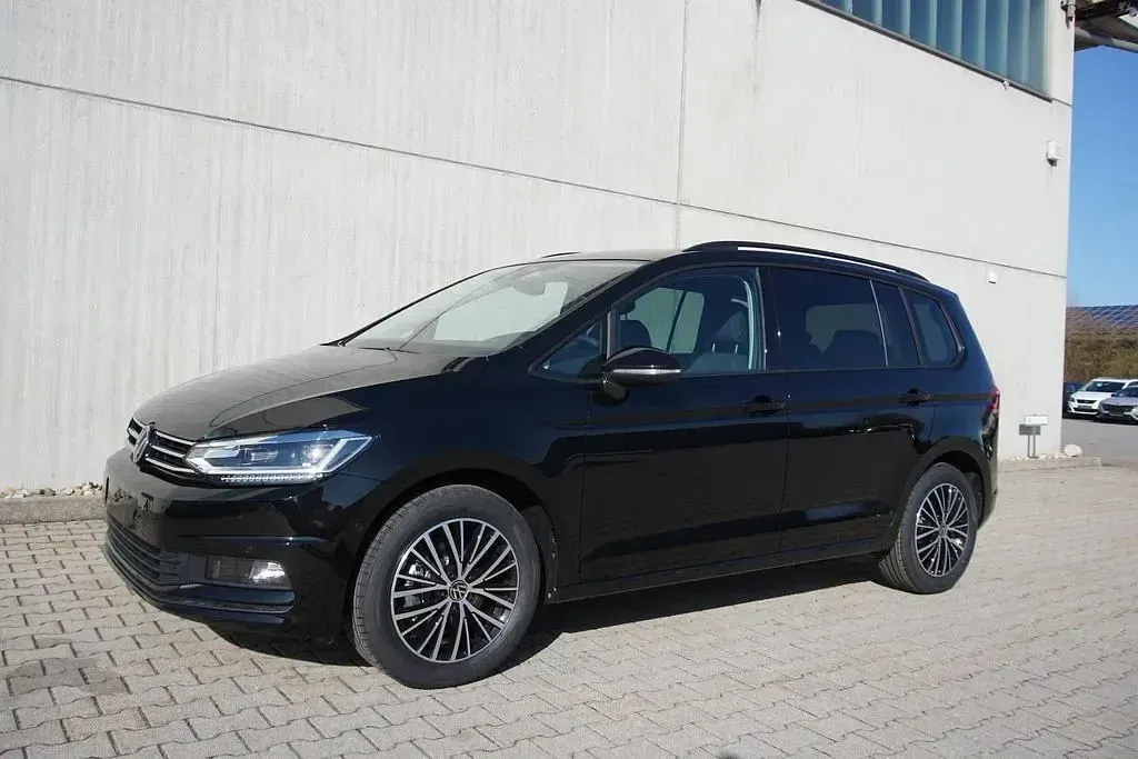 Neu VW Touran 150 PS (110 kW) 2026 Grenadillschwarz metallic Van / Kleinbus