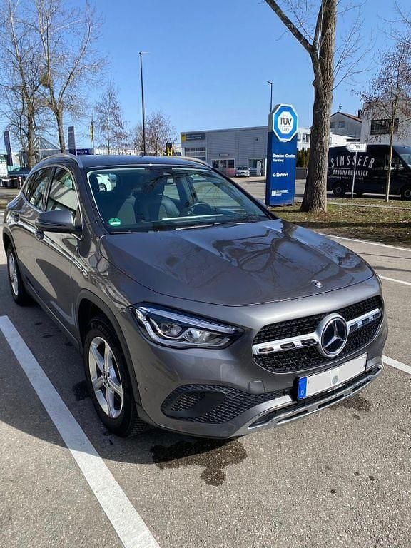 Gebraucht Mercedes GLA220 Progressive 190 PS (139 kW) 2022 Grau SUV