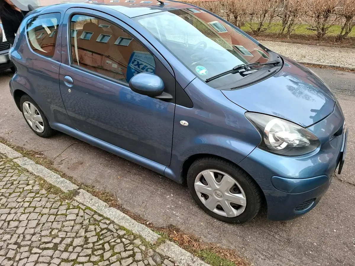 Gebraucht Toyota Aygo 68 PS (50 kW) 2009 Andere farben Kleinwagen