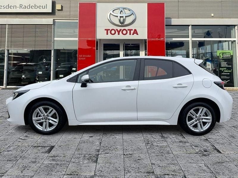 Gebraucht Toyota Corolla Business Edition 122 PS (89 kW) 2022 Super white 2 Limousine